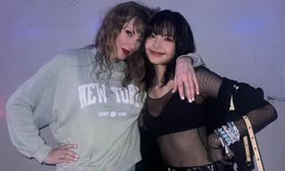 Ảnh Lisa (BlackPink) và Taylor Swift gây bão mạng
