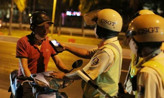 Tài xế ở TPHCM bị CSGT phạt nồng độ cồn: 'Tôi hết đường về quê ăn Tết'