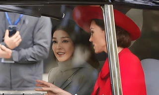 Đệ nhất Phu nhân Hàn Quốc được khen khi đứng cạnh Vương phi Kate