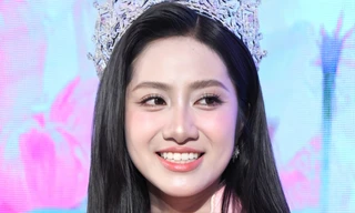 Hoa hậu Hà Trúc Linh, Á hậu Châu Anh và Vân Nhi sau đêm đăng quang