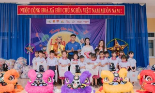 iSMART và hành trình 'nối dài yêu thương': Thắp sáng ước mơ tới trường