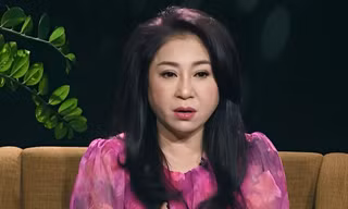 Showbiz 11/12: NSƯT Thoại Mỹ thay thế Cẩm Ly