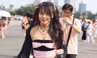 Áo khoét eo, sắc hồng ngập sân Mỹ Đình trước giờ BlackPink biểu diễn