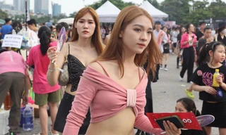 Fan Việt mặc kiệm vải tới đêm diễn thứ hai của BlackPink ở Mỹ Đình