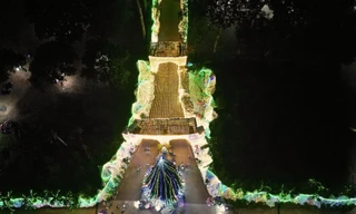 Độc đáo con đường hang đá 'kỳ ảo' được làm từ 15.000 bao tái chế