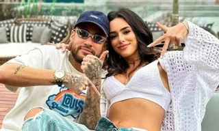 Neymar chia tay bạn gái sau khi ngoại tình