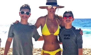 Nữ ca sĩ một năm không được nhìn con vì đăng ảnh nhạy cảm