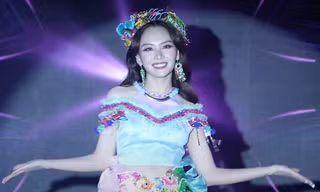 Mai Phương nhảy 'See tình' ở Hoa hậu Thế giới