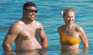 Ronaldo đính hôn với bạn gái người mẫu