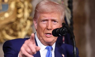 Ông Trump sắp áp thuế điện thoại thông minh, máy tính, chất bán dẫn