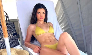 Vóc dáng Á hậu Hoàn vũ lấy chồng hơn 31 tuổi