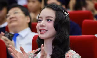 65 thủ khoa đón Hoa hậu Thanh Thủy, Á hậu Phương Anh, Ngọc Hằng 