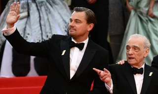 Leonardo DiCaprio 50 tuổi vẫn gây sốt thảm đỏ kèm 9 phút vỗ tay