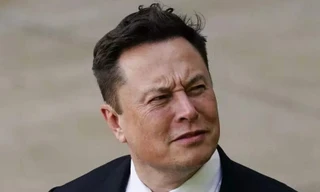 Elon Musk mất vị trí người giàu nhất thế giới