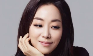 Nữ ca sĩ đột tử trong nhà vệ sinh trước giờ diễn vài phút