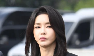 Cựu Đệ nhất phu nhân Hàn Quốc bị tước bằng thạc sĩ