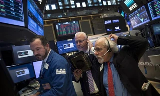 Thị trường chứng khoán ‘căng như dây đàn’ trước đàm phán nợ của Mỹ