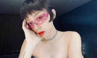 Tóc Tiên bị nói 'làm nô tì': Sính ngoại vô lý