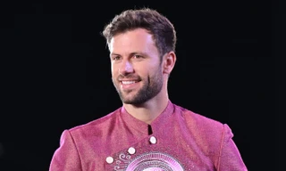 5 trai đẹp nhất thế giới mặc áo dài, đổ bộ Long An