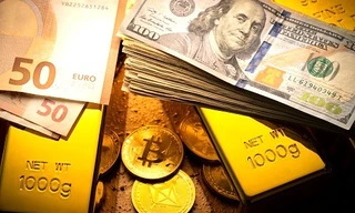 Vàng thế giới lao dốc, bitcoin vượt ngưỡng 61.000 USD