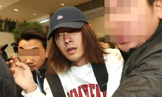 Ca sĩ cầm đầu phòng chat tình dục ra tù