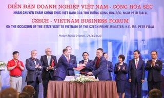 Vietjet ký hợp tác cùng trường bay F Air trước sự chứng kiến của Thủ tướng hai nước Việt Nam - Séc