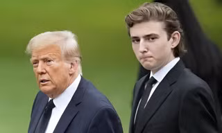 Ác mộng trở lại với Barron Trump