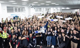 Tỷ phú Elon Musk đãi nhân viên ở Trung Quốc ăn uống đến khuya