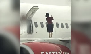 Một nhóm tiếp viên hàng không bị điều tra 