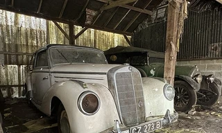 Phát hiện ‘kho báu’ xe cổ Mercedes bị cất giấu suốt 40 năm 
