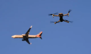 Bùng nổ drone, Mỹ báo động nguy cơ va chạm máy bay 
