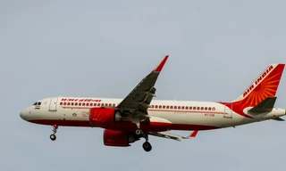 Khách tố nhau tiểu bậy trên máy bay