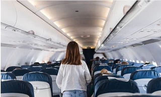 Ngang ngược giữ 3 hàng ghế máy bay cho gia đình