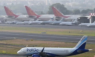 Máy bay chở gần 170 người báo hiệu hết nhiên liệu khẩn cấp