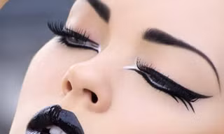 Môi đen cá tính: Bạn có dám thử