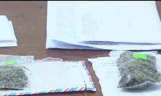 Tang vật vụ bán cần sa. Ảnh: CA