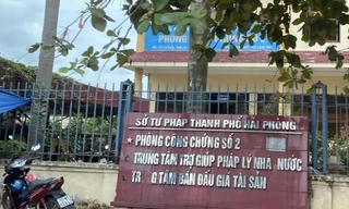 Tình trạng hỗn loạn xảy ra tại Trung tâm đấu giá Hải Phòng.