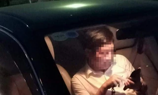 Hình ảnh tài xế trên chiếc xe ô tô BKS 29A-995.83 .