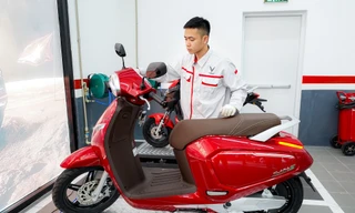 VinFast cho thuê, đổi pin xe máy điện: 'Lợi chồng lợi' cho khách hàng