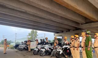 Cao điểm kiểm tra nồng độ cồn trên quốc lộ ở TPHCM