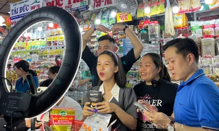 TPHCM đào tạo tiểu thương bán hàng trực tuyến, đấu lại chợ mạng