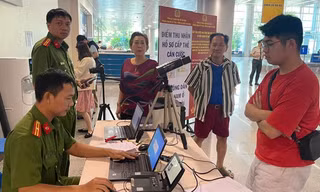 Công an TPHCM tổ chức cấp căn cước tại Sân bay Tân Sơn Nhất