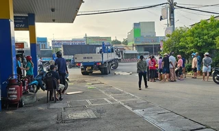 Người phụ nữ bán vé số tử vong dưới gầm xe tải