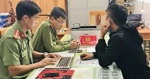 Bản tin 8H: Phạt người đăng clip 'nóng' ở Hội An, mời làm việc các quản trị viên đăng tải