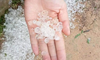 Mưa đá bất thường ở Lai Châu