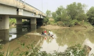 Tìm thấy thi thể bé trai trên sông sau 1 ngày mất tích