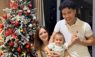 Khách Tây mê bánh chưng rán, thấy ấm áp vì có một gia đình ở Việt Nam