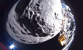 Tàu vũ trụ Mỹ 'hấp hối' sau khi vấp ngã, gửi ảnh về Trái Đất