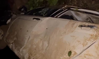 Ô tô chở 6 người lao xuống vực trên đèo Đại Ninh