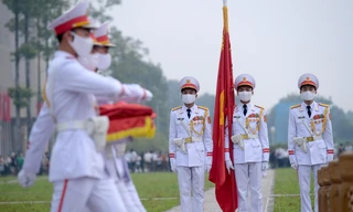 Thiêng liêng lễ thượng cờ trên quảng trường Ba Đình